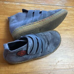 Vogue Sport Fashion Grey Rainbow Faux Suede Slip On Shoes Size 9 Womens